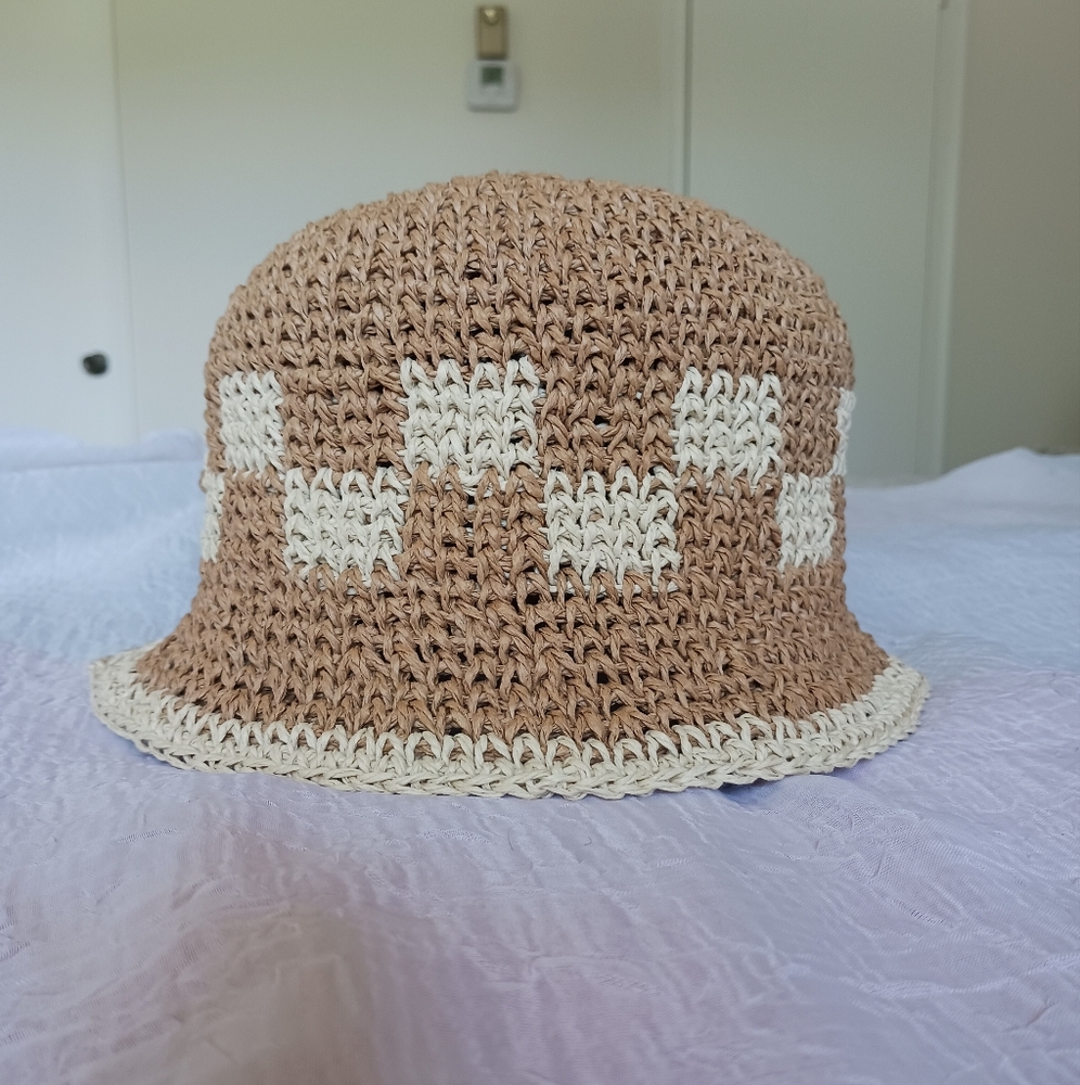 Bucket hat